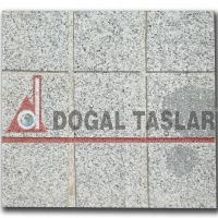 BERGAMA GRİ GRANİT DERZLİ PARKE TAŞI 